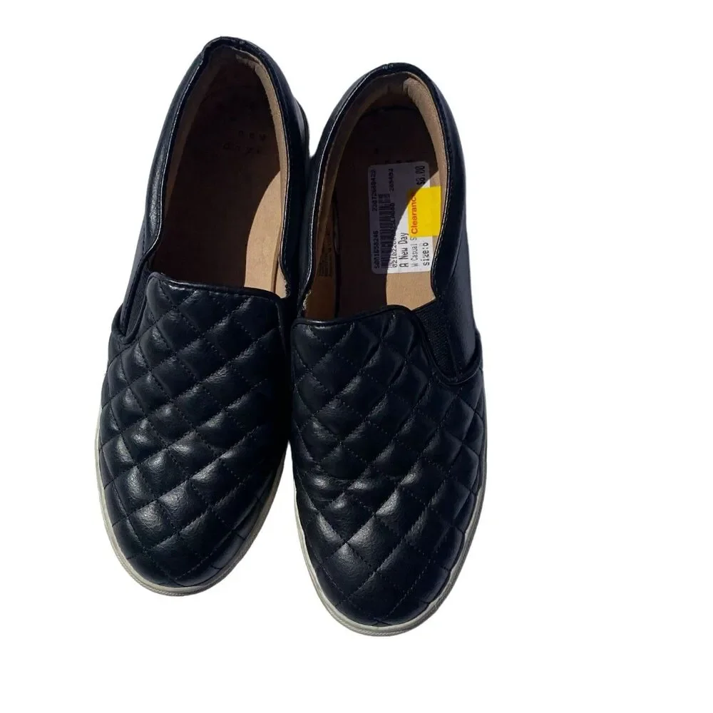 #8064 Women's Black Leather Low Cut Shoes Size 8